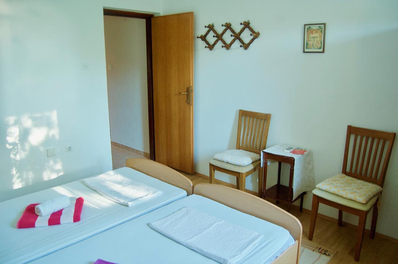 חוואר Apartments Petricevic מראה חיצוני תמונה