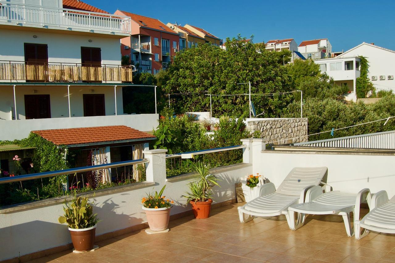 חוואר Apartments Petricevic מראה חיצוני תמונה