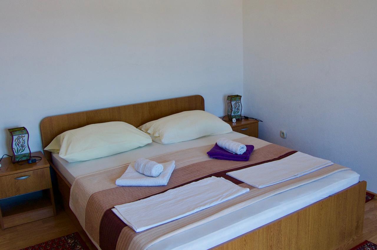 חוואר Apartments Petricevic מראה חיצוני תמונה